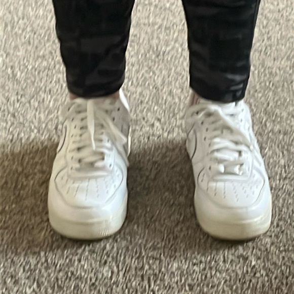 Nike Air Force 1 Women's Athletic Shoe Tennis Shoe Size 10 - Picture 11 of 12